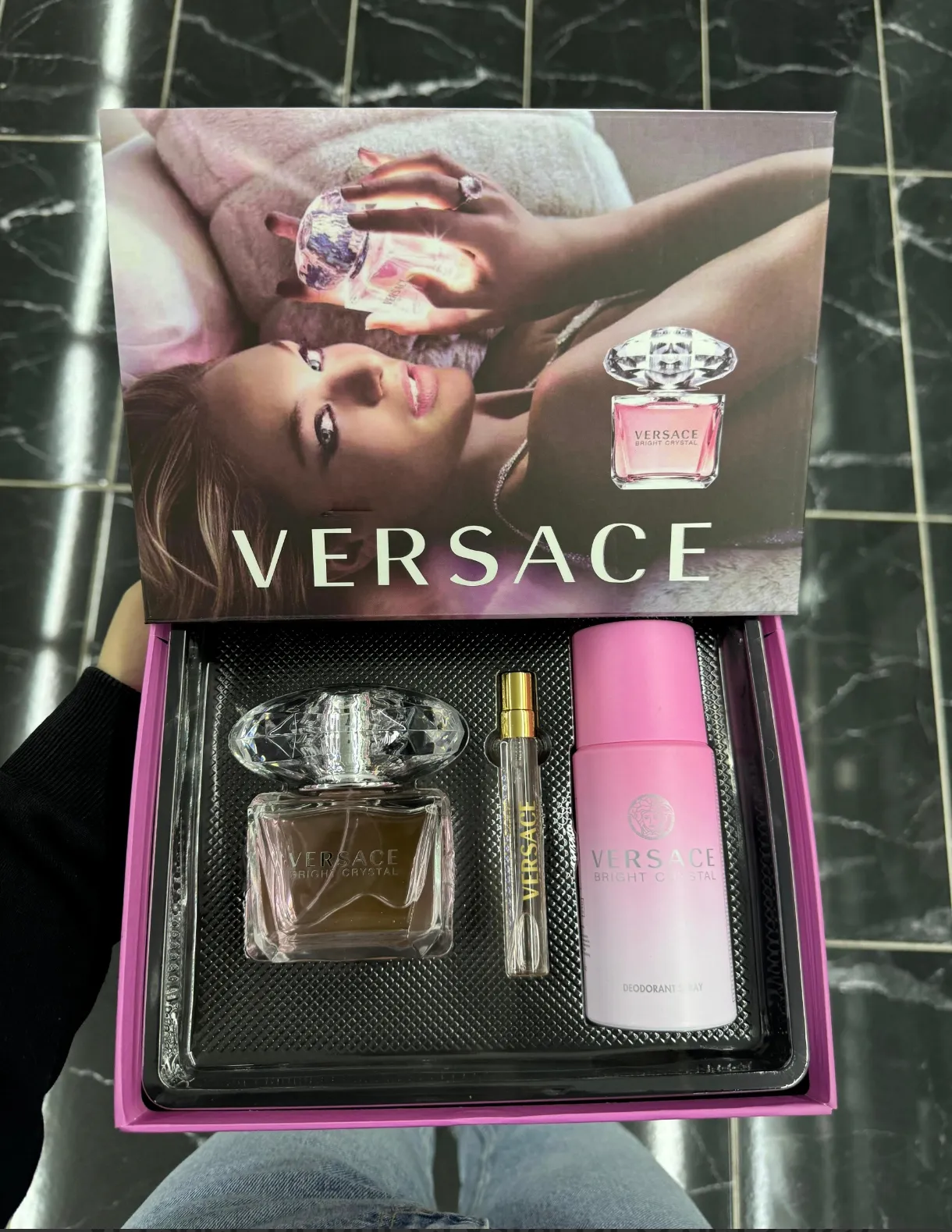 Versace Bright Crystal Kadın Hediyelik Set 3'lü -